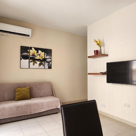 Sea Views Apartment-Wifi-Sleep 5 Marsaskala Luaran gambar