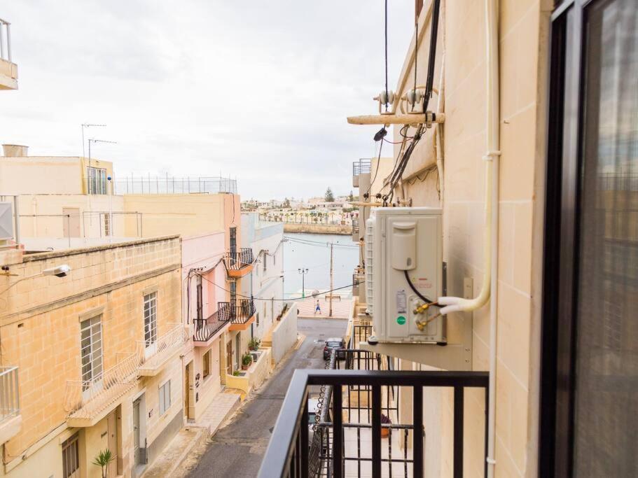 Sea Views Apartment-Wifi-Sleep 5 Marsaskala Luaran gambar